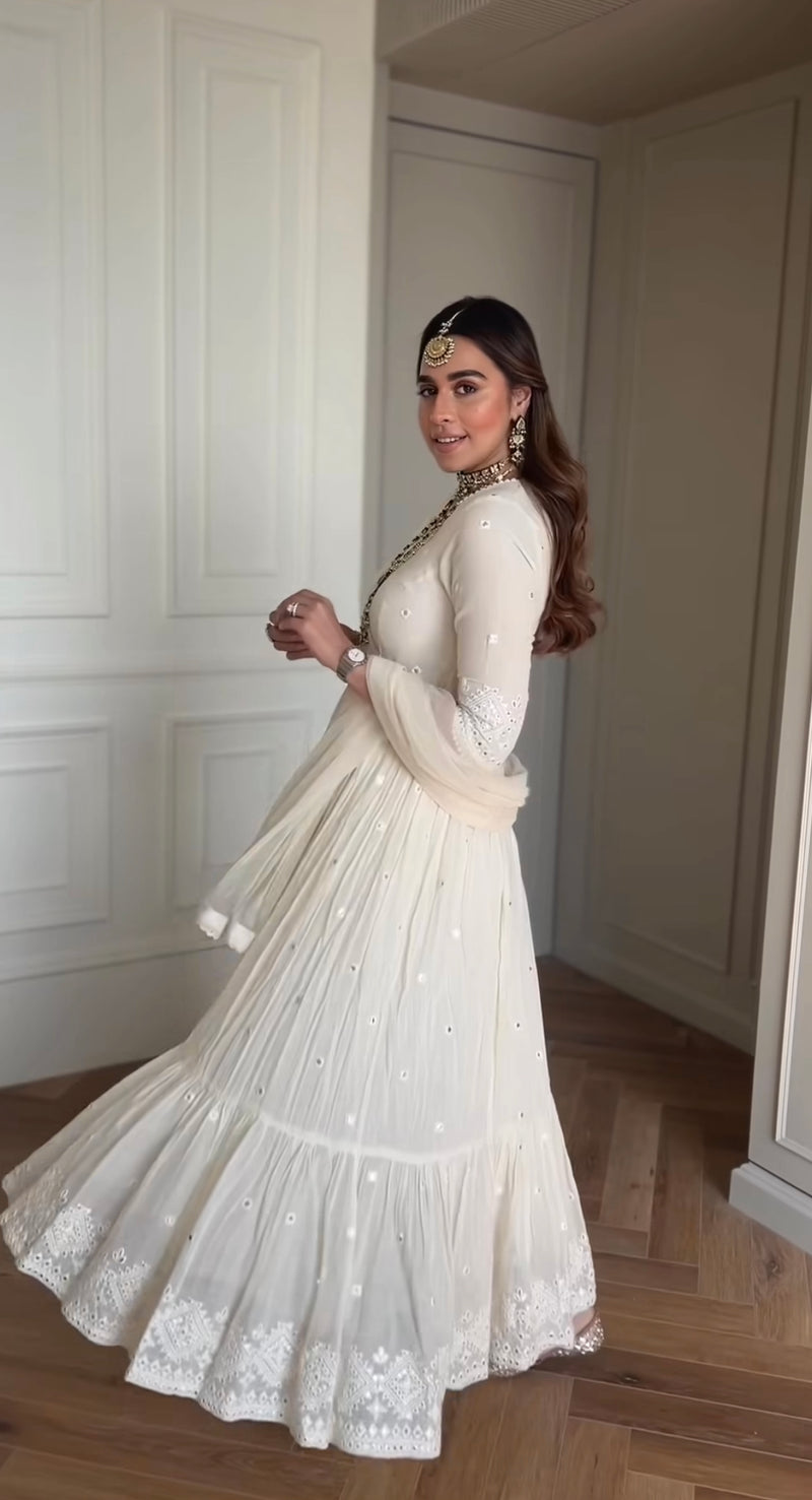 Off White Diamond Angrakha